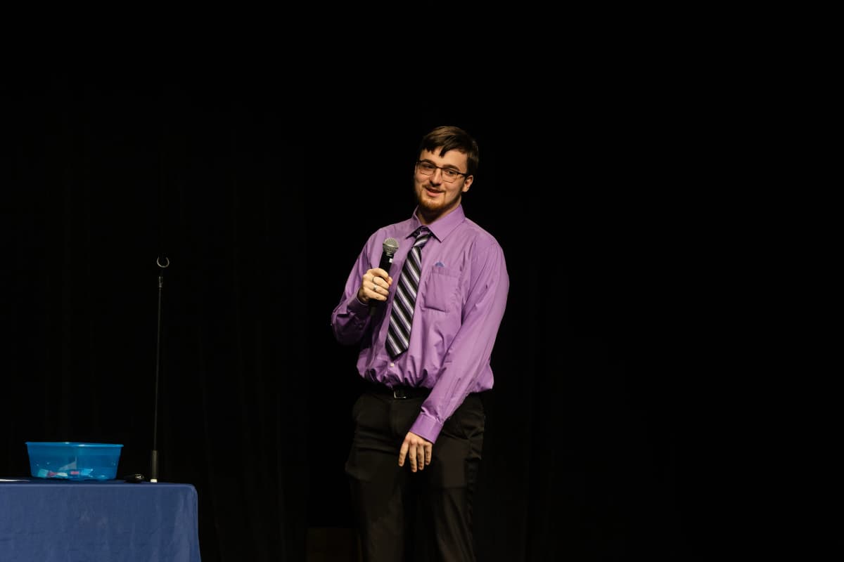 Student founder delivering pitch